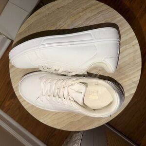 Women’s white plain sneakers